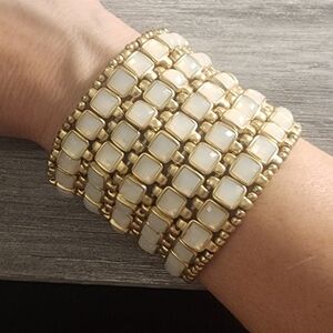 Elegant Gold‎ and Cream Bracelet. Stretch